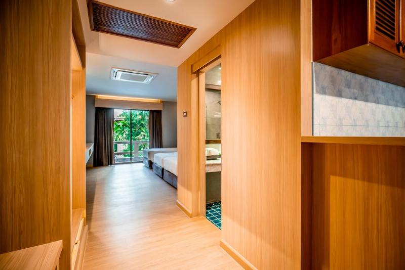 اتاق لوکس سه تخته, Thanthip Beach Resort Patong
