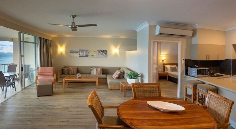 1 Bedroom Deluxe Apartment Sea View, Whitsunday Apartments