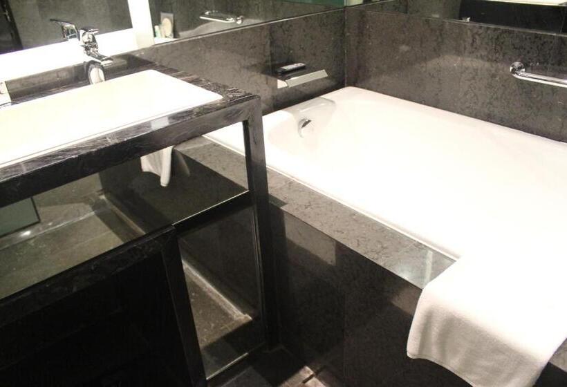اتاق سوپریور, Wongtee V Hotel