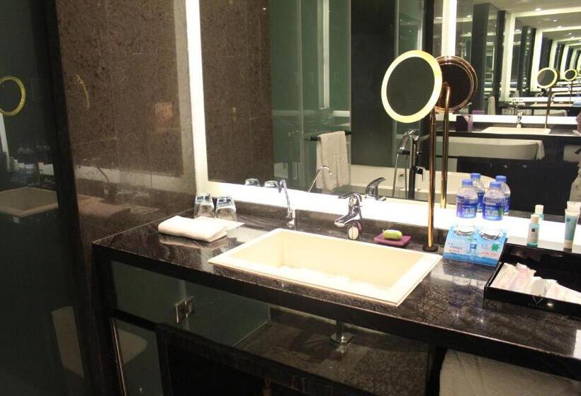 اتاق سوپریور, Wongtee V Hotel
