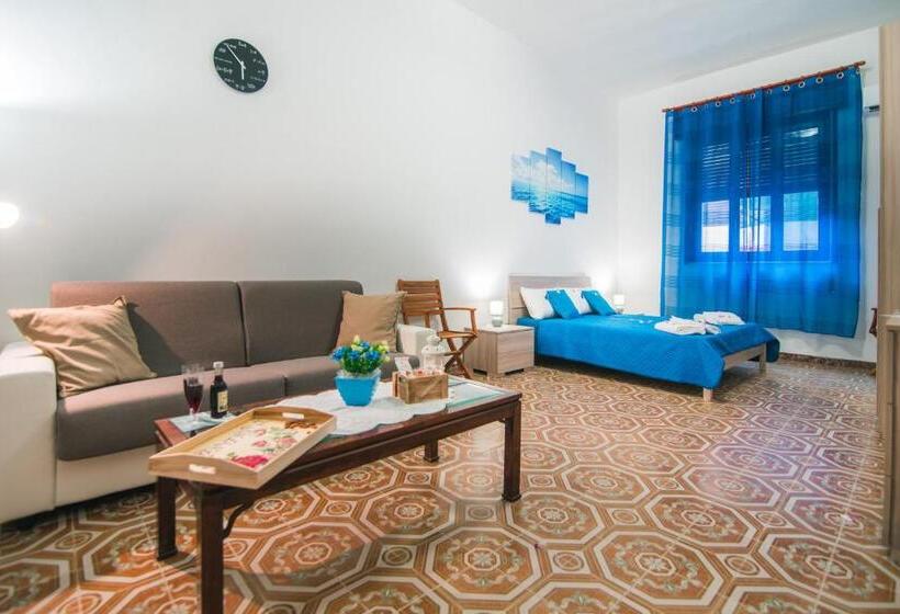 اتاق استاندارد سه نفره, B&b U Prufissuri