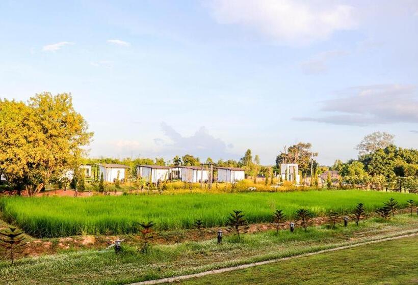 سوییت خانوادگی, Mae On Village Resort