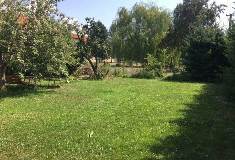 آپارتمان 3 خوابه, U Pepíka