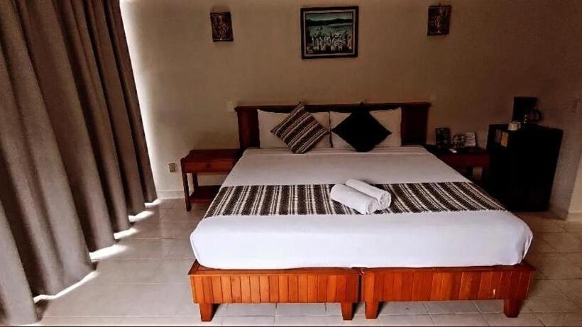 اتاق استاندارد با بالکن و چشم‌انداز دریا, Villas Ema