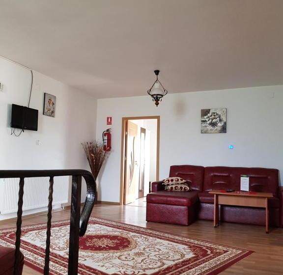 اتاق خانوادگی, Casa De Vacanta Macovei0744