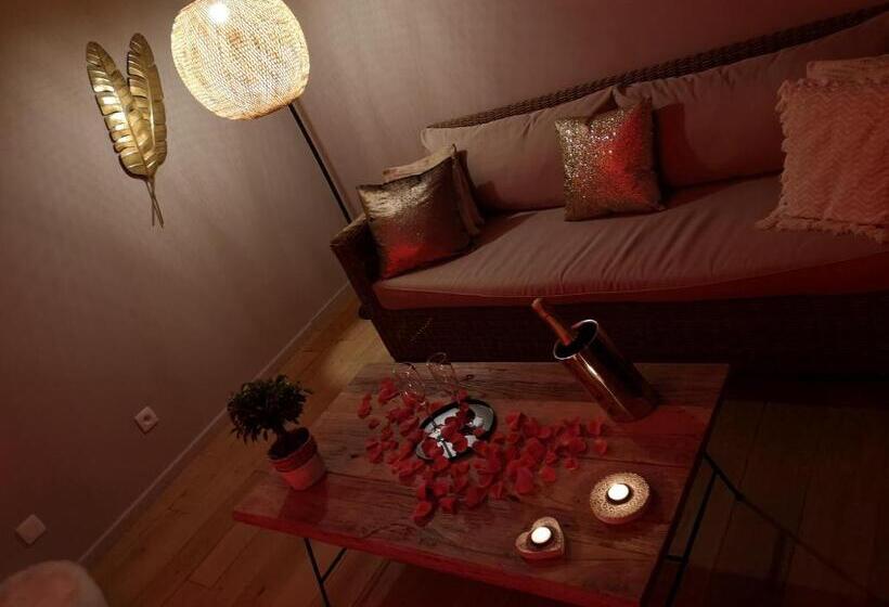 سوئیت با تخت بزرگ, La Bulle D Orée