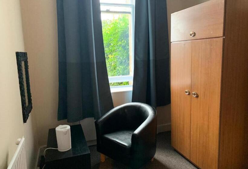 اتاق استاندارد یک تخته با سرویس بهداشتی مشترک, Mayfair Guest House