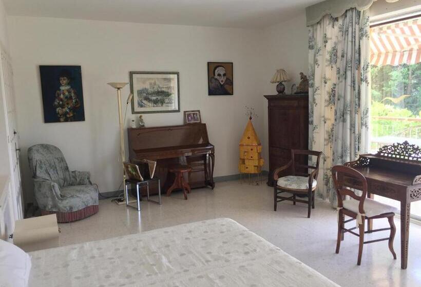اتاق استاندارد, Chez Mamouska