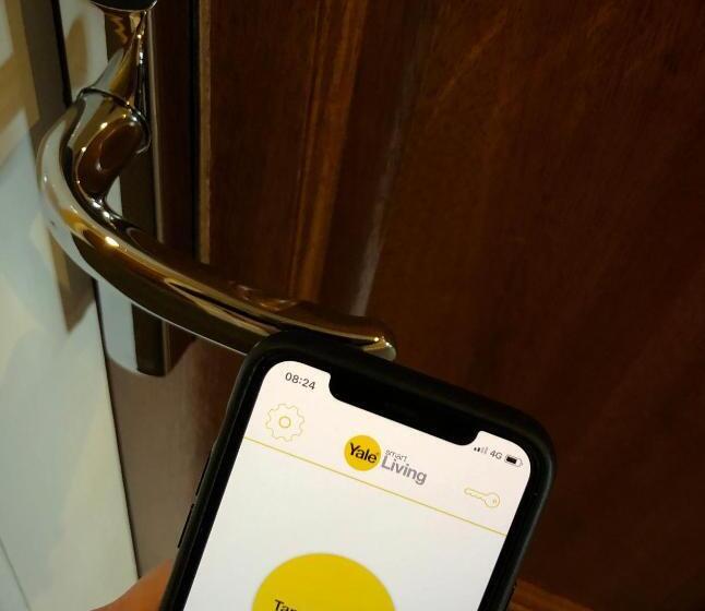 اتاق لوکس با تخت بزرگ, Bridgemill
