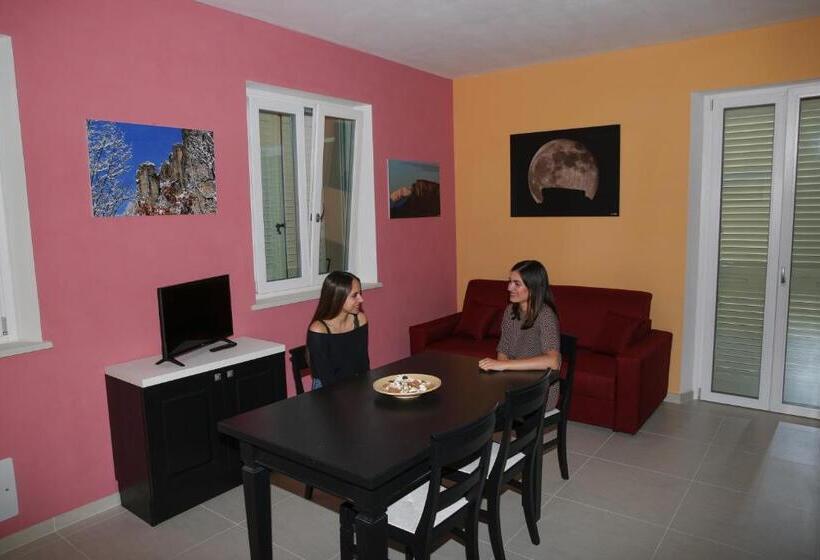 带1个卧室的带阳台的公寓, Castelnovo Resort