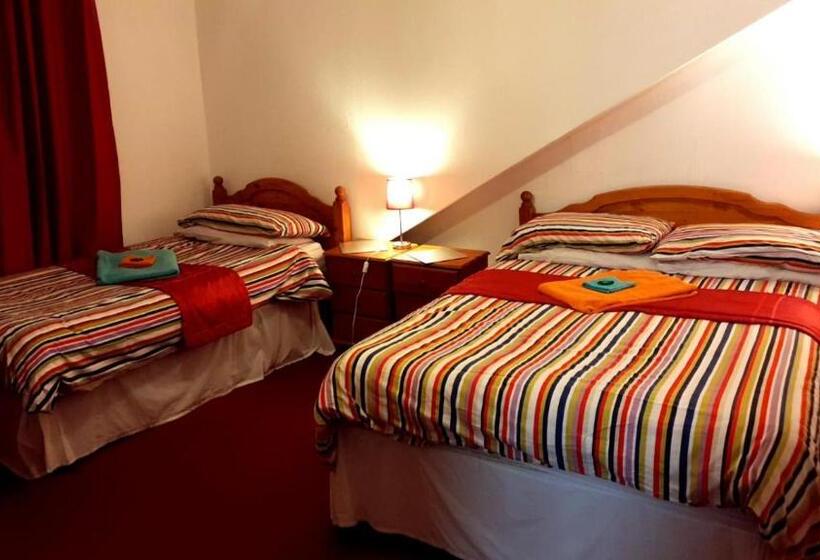 اتاق خانوادگی, Broomlea Guest House