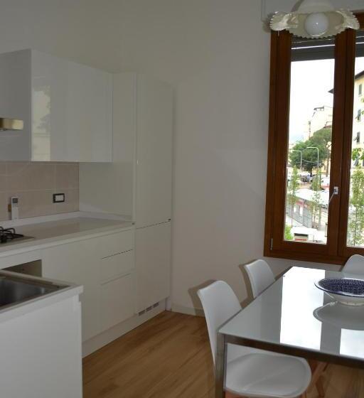 اتاق استاندارد سه نفره, Le Tre Orchidee Florence