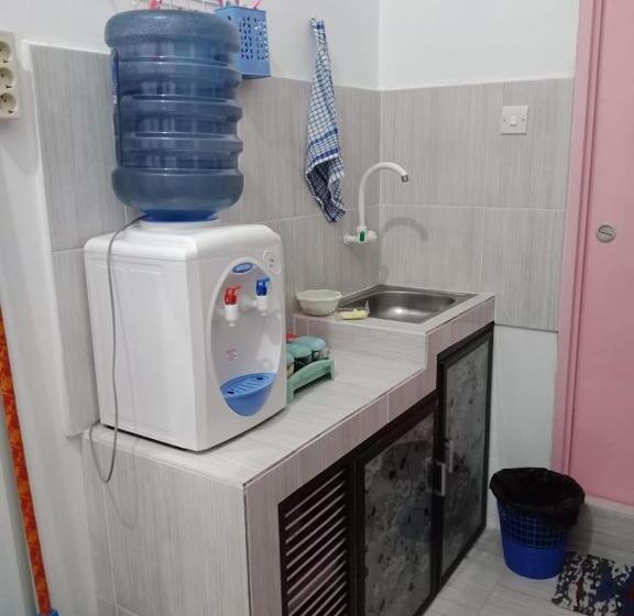 اتاق استاندارد با سرویس بهداشتی مشترک, Penginapan Rezki Syariah