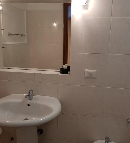 اتاق استاندارد یک نفره, B&b Dimora Del Centro