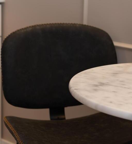 استودیوی لوکس, Midtown Hotel Twin Studio