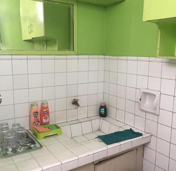اتاق اکونومی, Fleetwood Suites