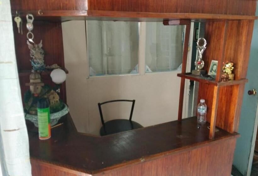 اتاق استاندارد چهار تخته, Fleetwood Suites