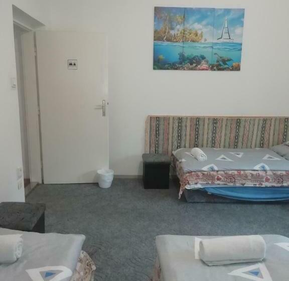 اتاق کلاسیک سه تخته, Privát Szállás Miskolctapolca