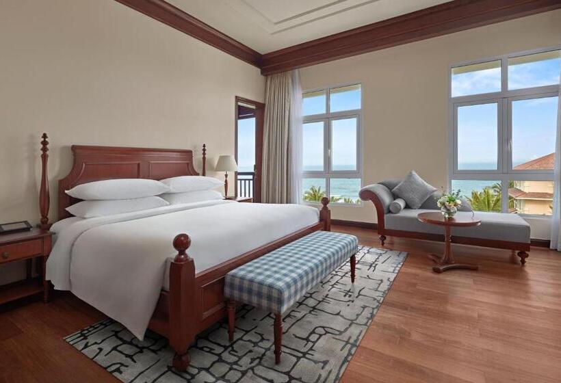 اتاق لوکس با تخت بزرگ, Danang Marriott Resort & Spa