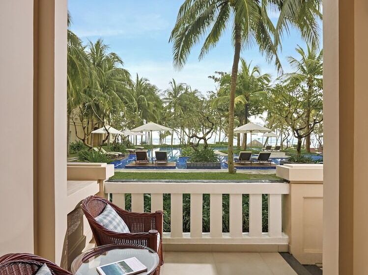 اتاق لوکس با چشم‌انداز باغ, Danang Marriott Resort & Spa