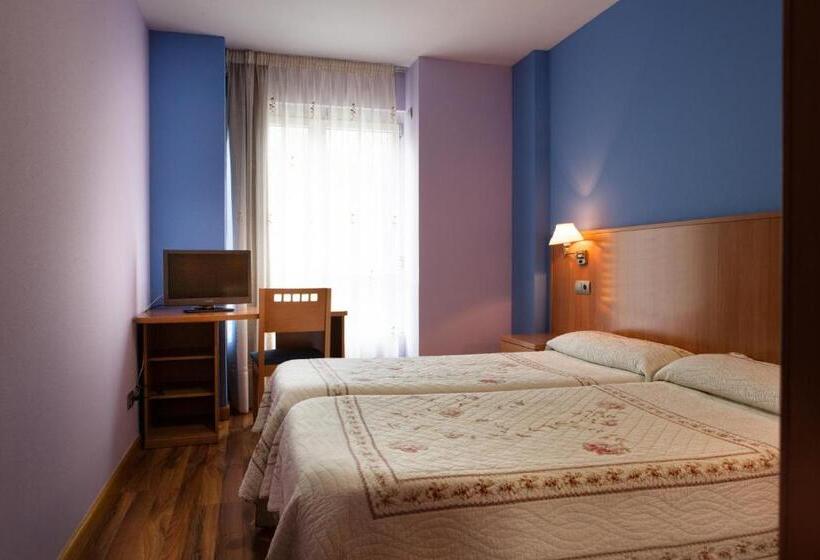 اتاق استاندارد یک نفره, Hostal Rio Selmo