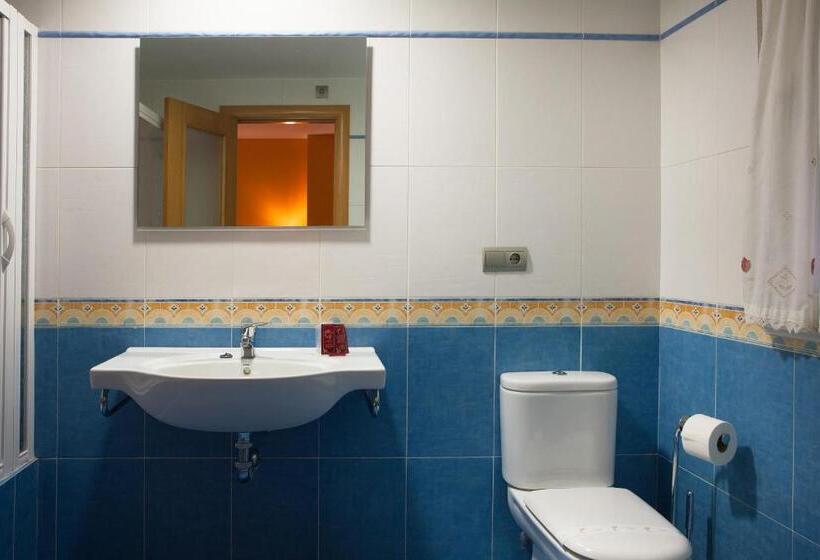 اتاق استاندارد یک نفره, Hostal Rio Selmo