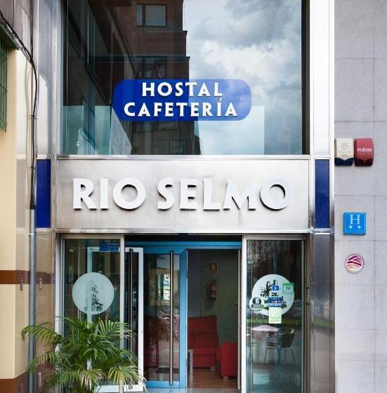 اتاق استاندارد سه نفره, Hostal Rio Selmo