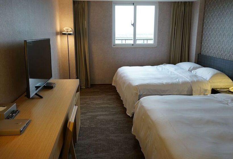 Deluxe Room, City Suites  Gateway