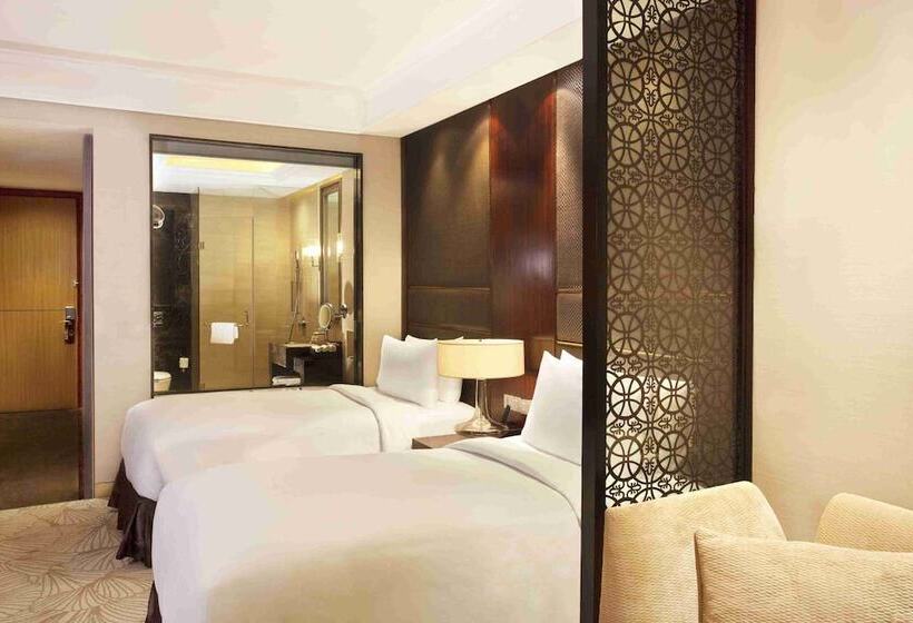 اتاق استاندارد با تخت دوبل, Crowne Plaza New Delhi Mayur Vihar Noida, An Ihg