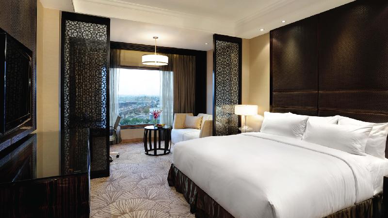 带大床的标准间, Crowne Plaza New Delhi Mayur Vihar Noida, An Ihg