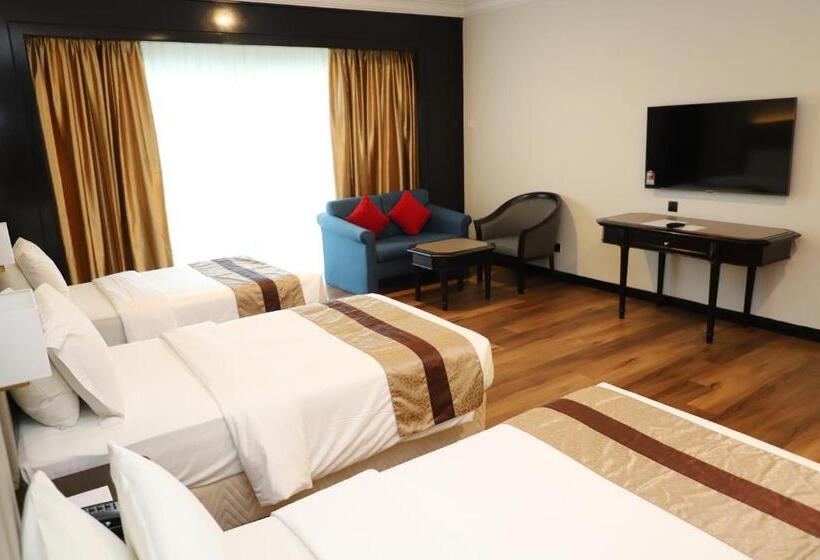 Трехместный Номер Deluxe, Grand Darul Makmur Hotel Kuantan