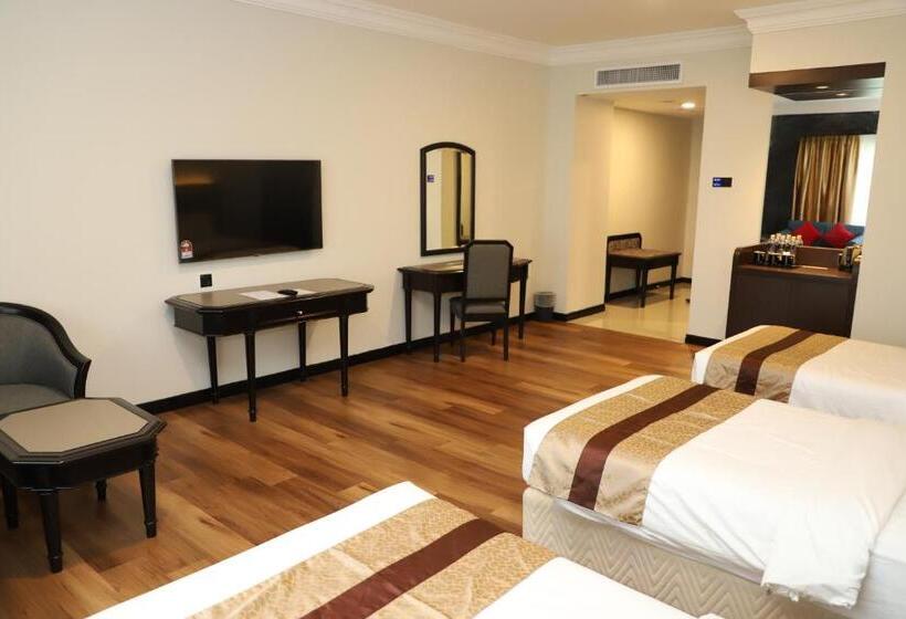 Трехместный Номер Deluxe, Grand Darul Makmur Hotel Kuantan