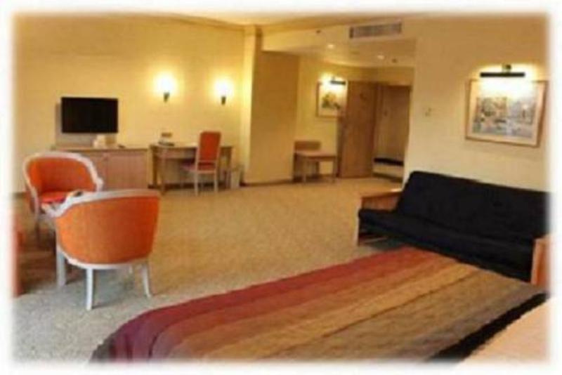Президентский Люкс, Grand Darul Makmur Hotel Kuantan