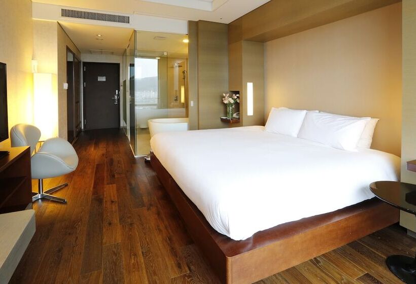 Chambre Executive, Grand Mercure Ambassador Changwon