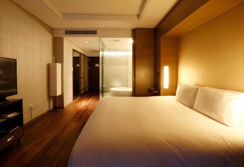 اتاق اجرایی, Grand Mercure Ambassador Changwon