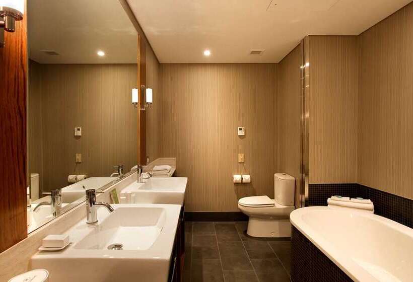חדר סטנדרט עם מיטת קינג, Hilton Queenstown Resort & Spa