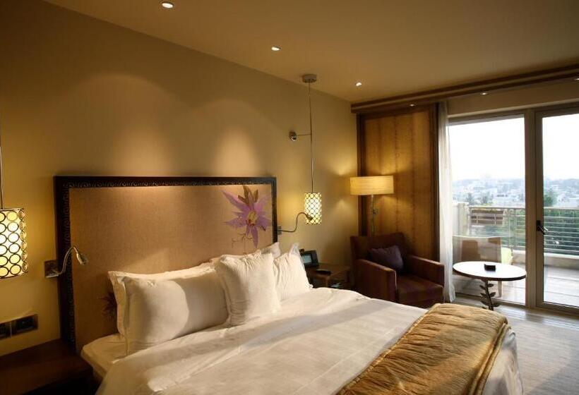 带特大床的标准间, Itc Gardenia, A Luxury Collection Hotel, Bengaluru
