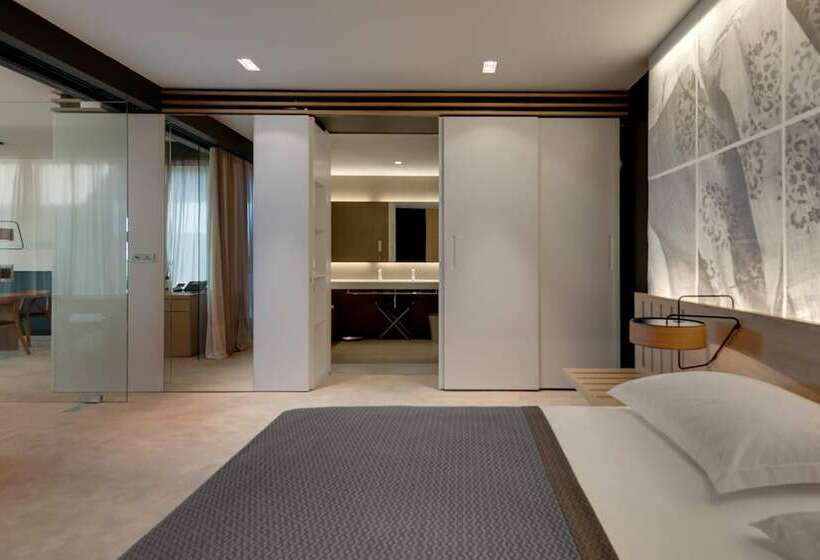 سوییت, Lone Hotel By Maistra Collection