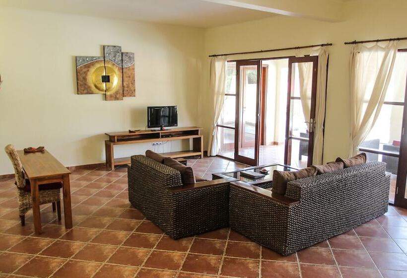 ویلای یک اتاق خوابه با استخر شنا, Luce D Alma Resort