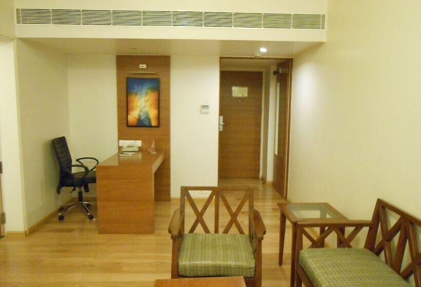 سوییت, Noorya Business & Banquet