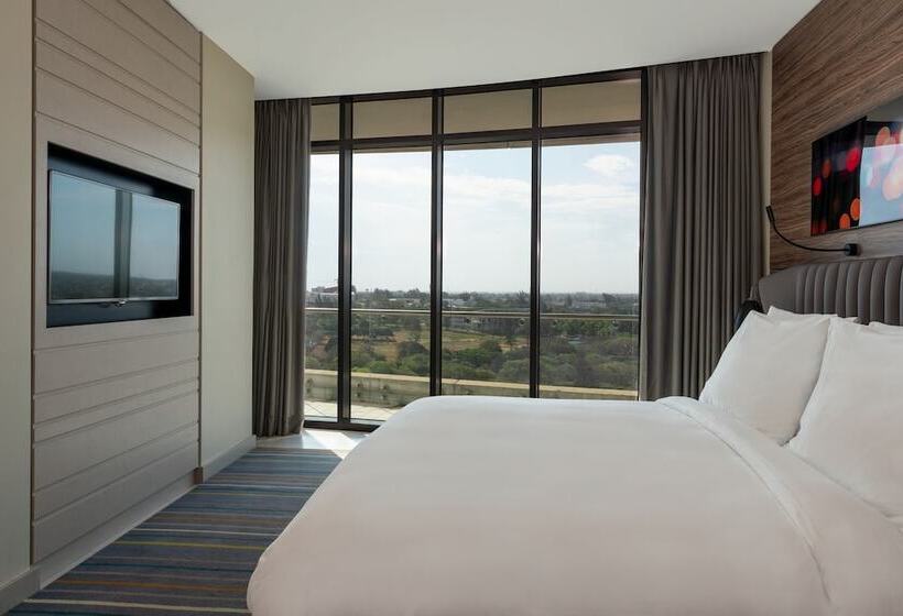 1 Bedroom Apartment City View, Radisson Blu Hotel & Residence, Maputo
