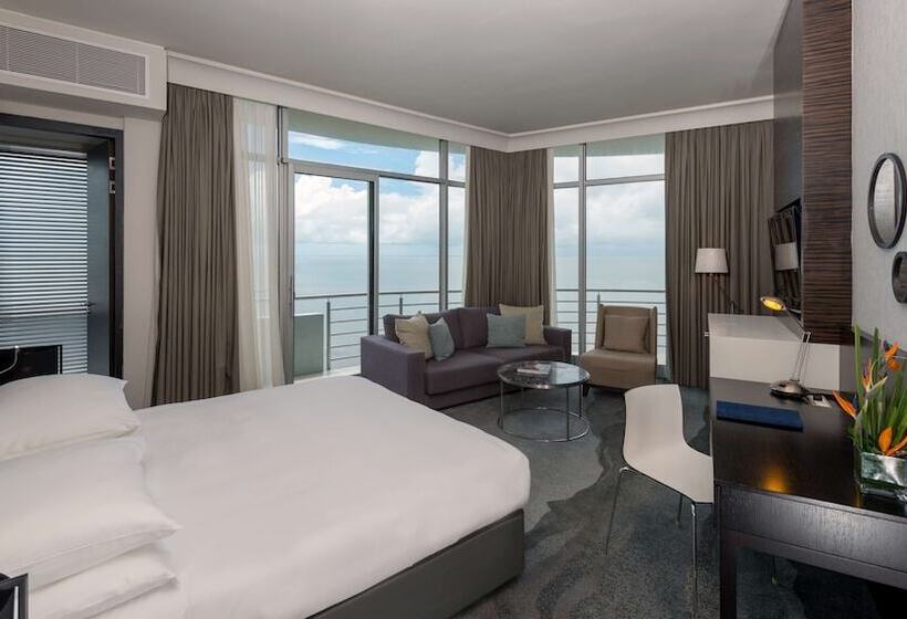 سوییت جونیور با چشم‌انداز دریا, Radisson Blu Hotel & Residence, Maputo