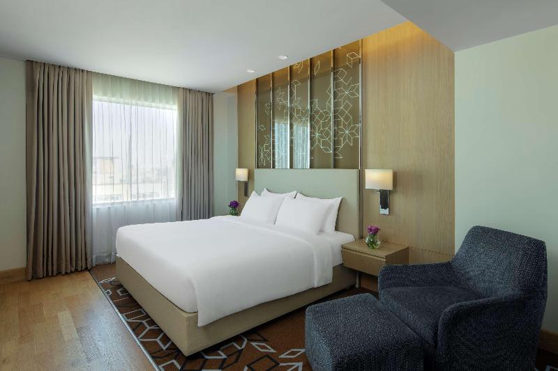 Deluxe Room, Radisson Gurugram Udyog Vihar