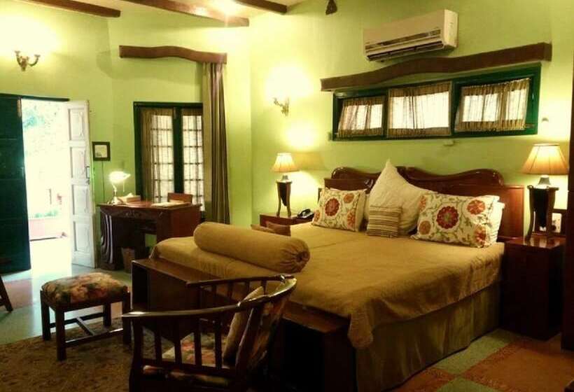 اتاق لوکس, Ranjit S Svaasa Amritsar