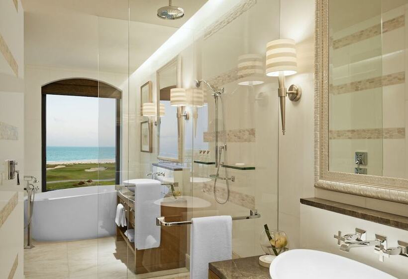 اتاق سوپریور با چشم‌انداز باغ, The St. Regis Saadiyat Island Resort, Abu Dhabi