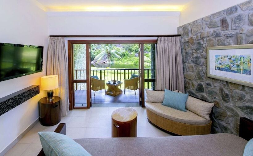 Cameră Deluxe cu Vedere la Lac, Kempinski Seychelles Resort