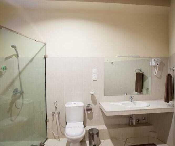 اتاق لوکس, Pelwehera Village Resort