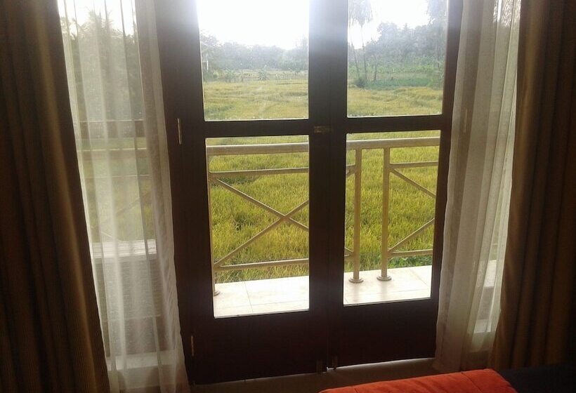اتاق لوکس, Pelwehera Village Resort