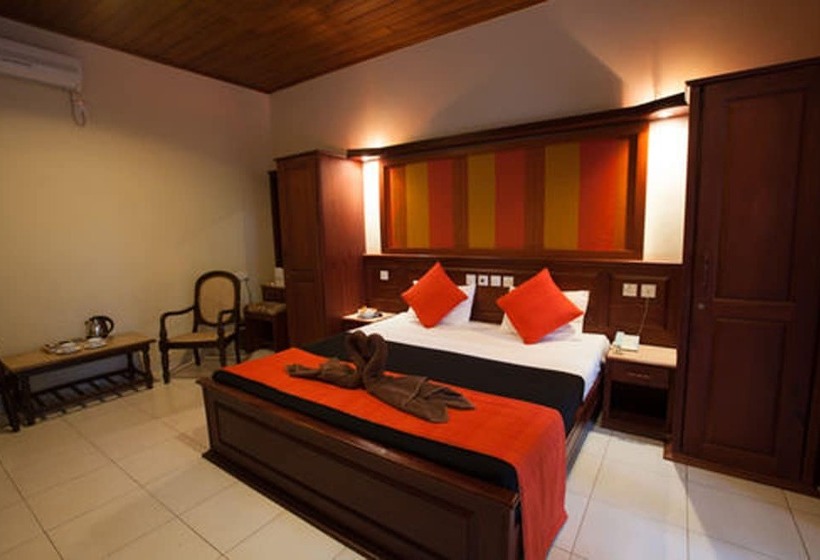 اتاق لوکس, Pelwehera Village Resort