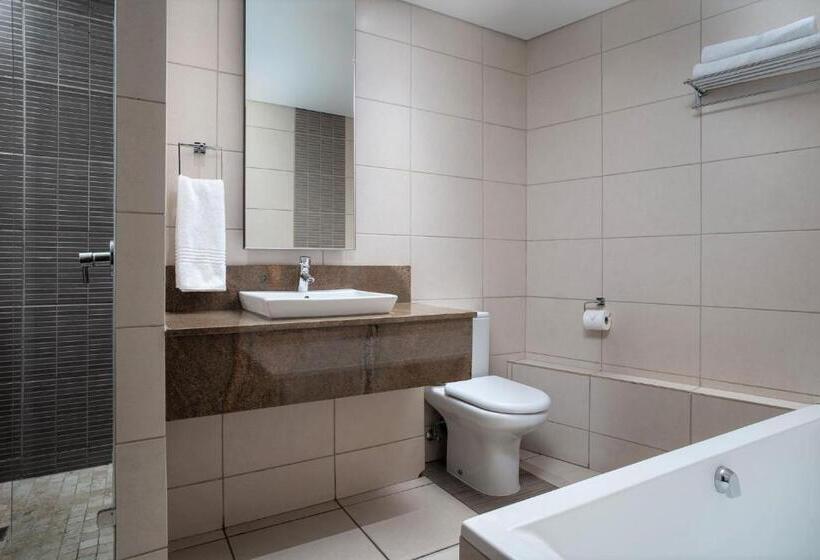 اتاق استاندارد با تخت بزرگ, Premier Hotel East London Icc